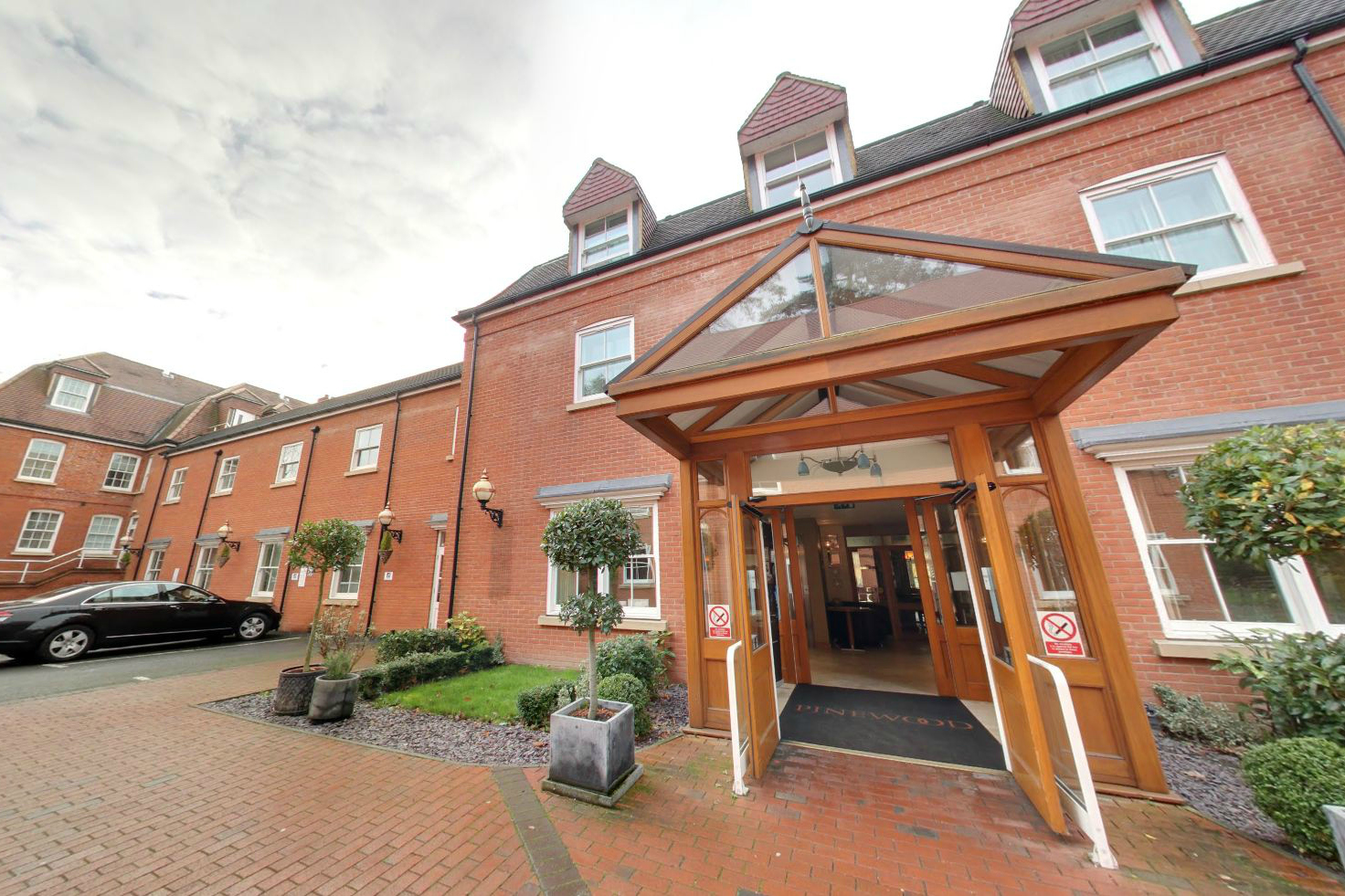 Pinewood Hotel