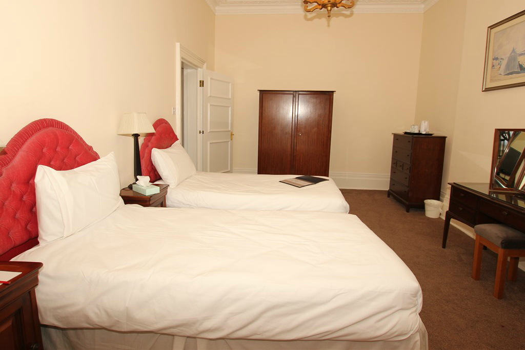 Albany Hotel