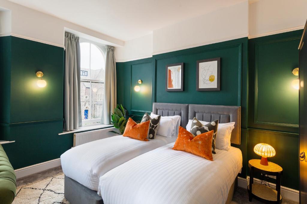 Your Apartment - Clifton House