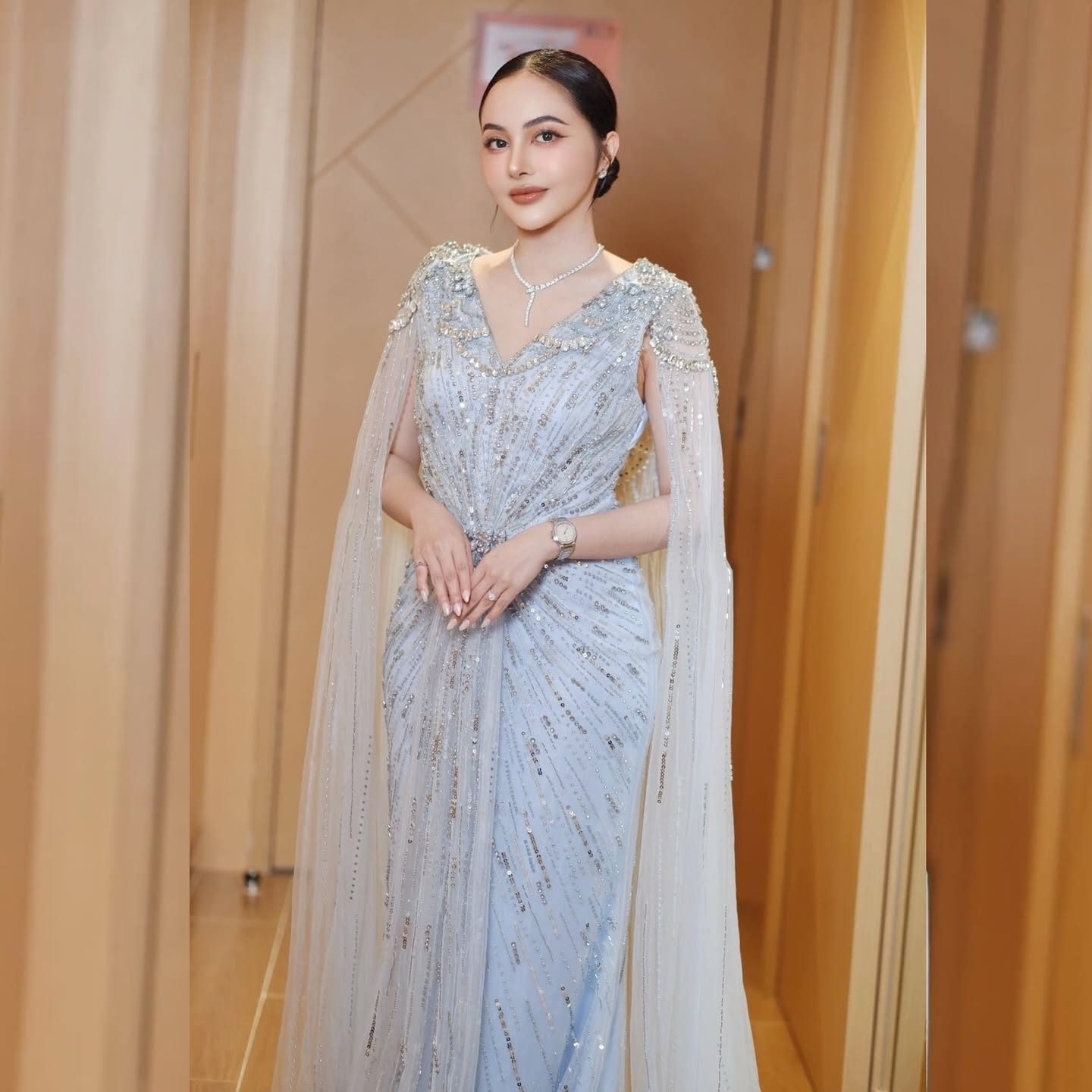 Famous Dress photo 2