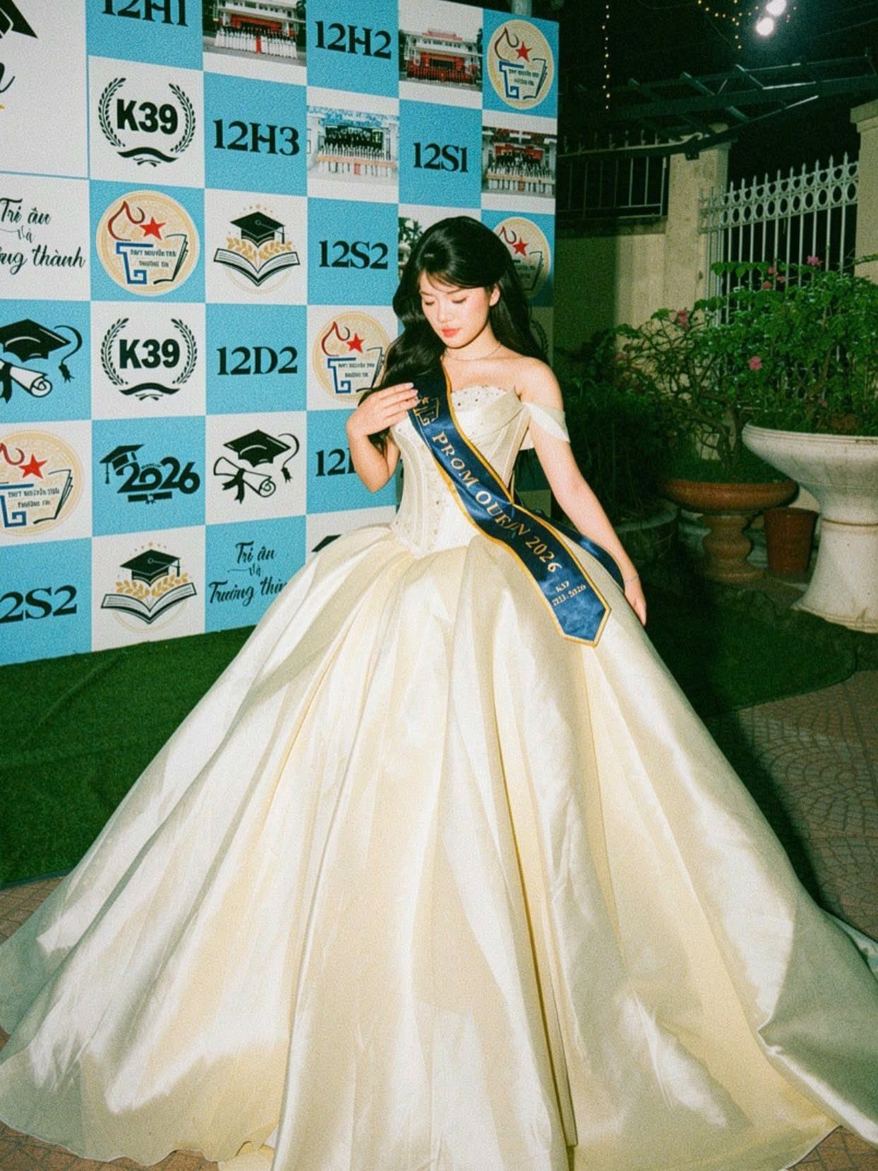 Prommy Stylish