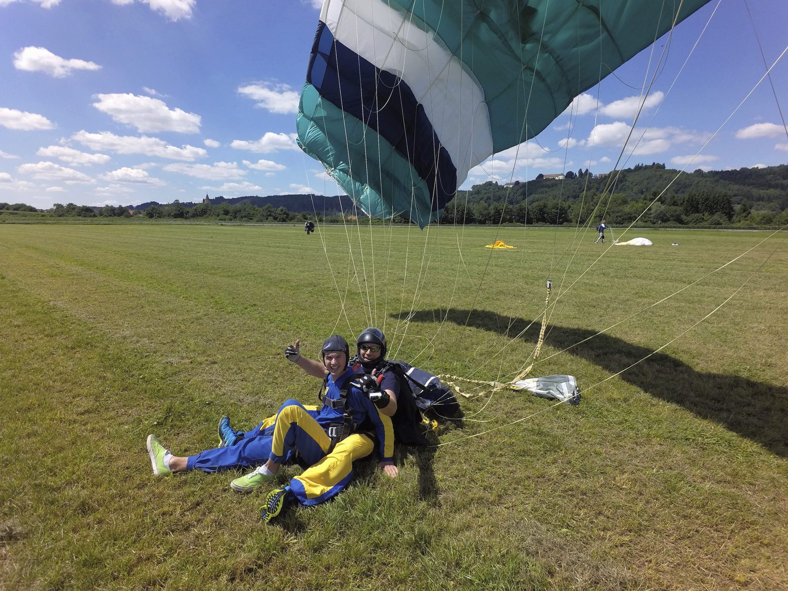 Skydiving (tandem) for stag & hen weekends in the UK