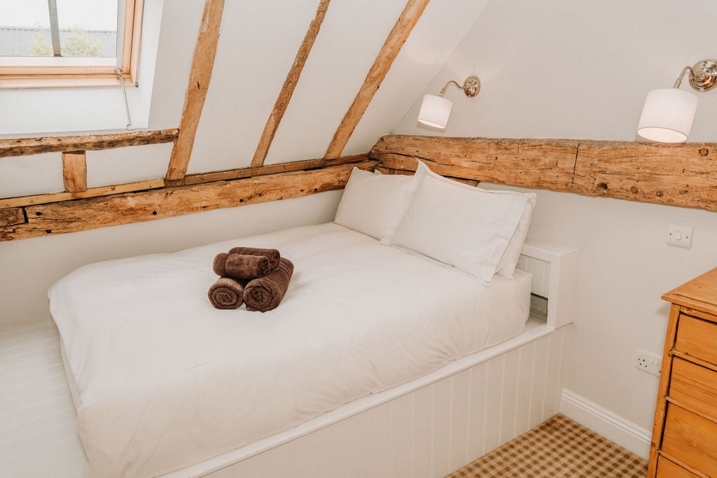 Creeksea Place Barns