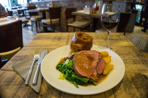 Sunday roast at Hinnies