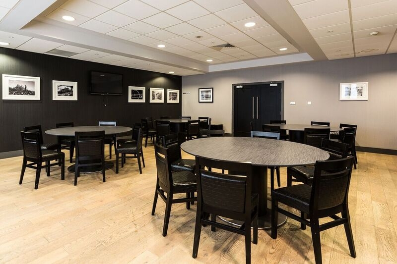 Private Meeting Space 