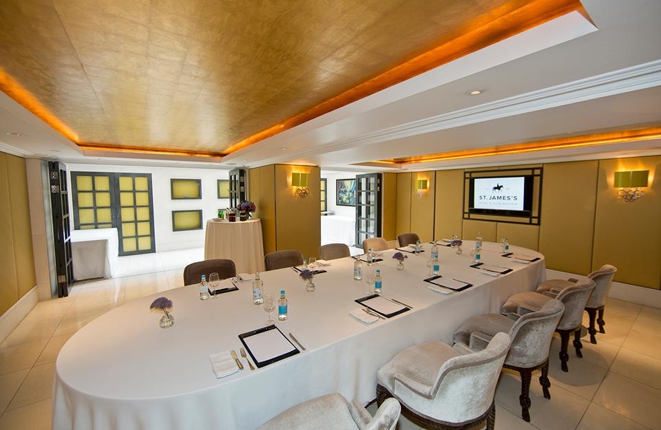 St. James's Hotel And Club 