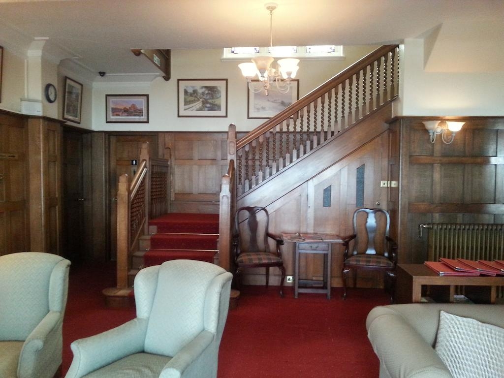 Porth Avallen Hotel & Reflections Restaurant