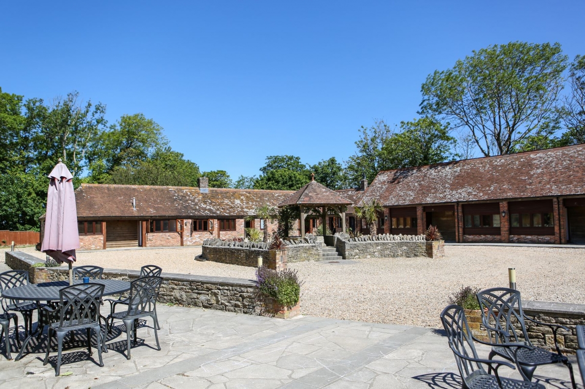 Kingston Country Courtyard