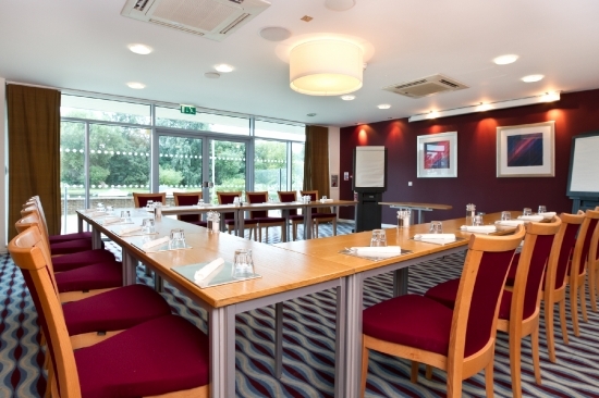 Captain's Club Hotel 