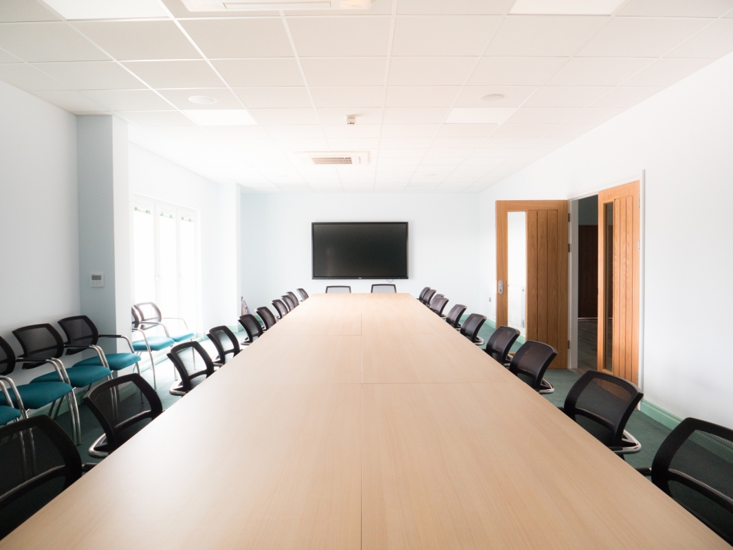 Canolfan John Burns Centre 