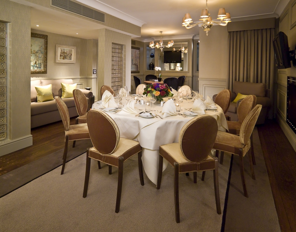 St. James's Hotel And Club 