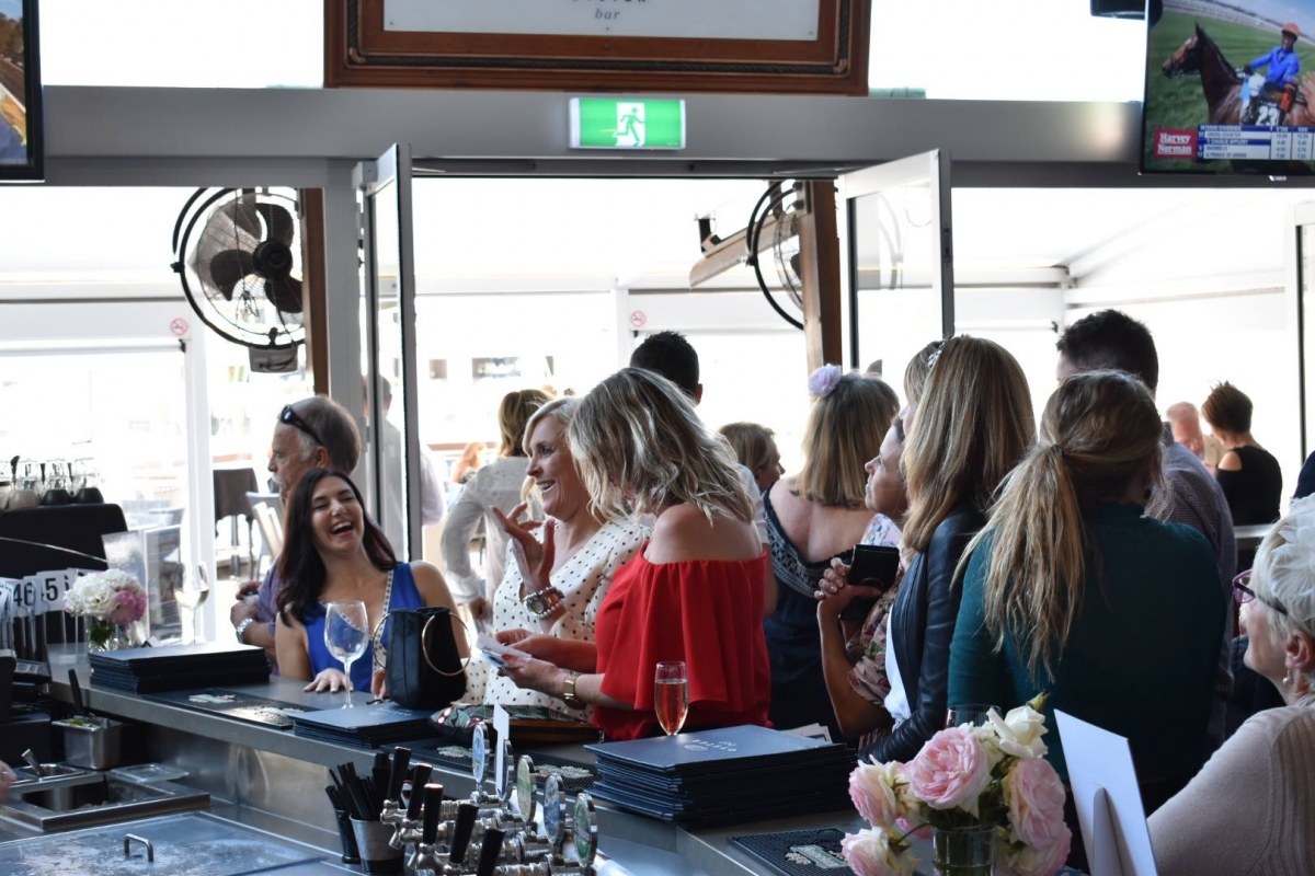 Oyster Bar Holdfast Shores