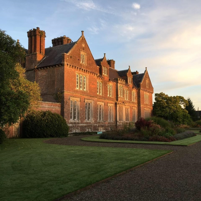 Wells House & Gardens 