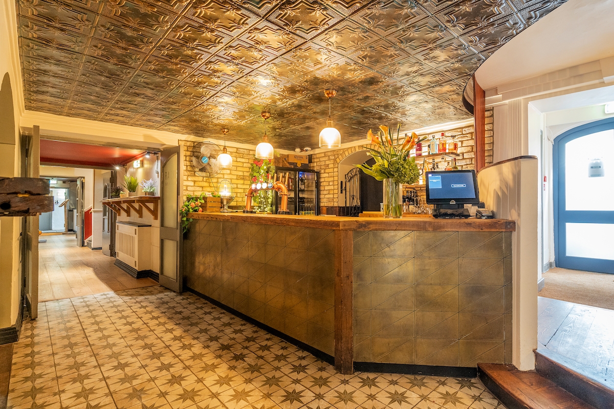 Racks Bar And Kitchen 