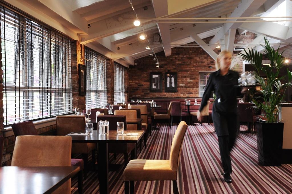 The Village Hotel, Hyde