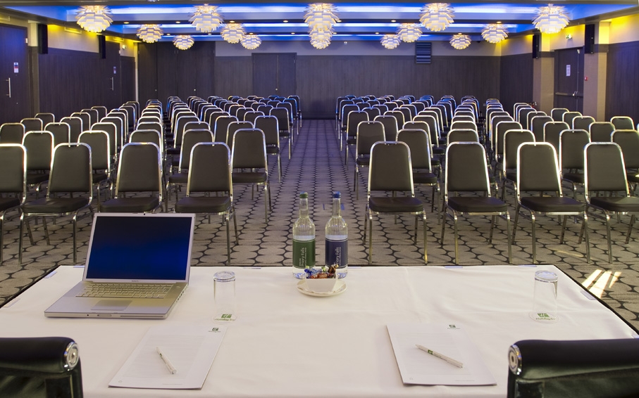 Kingston Suite upto 250 Theatre Style