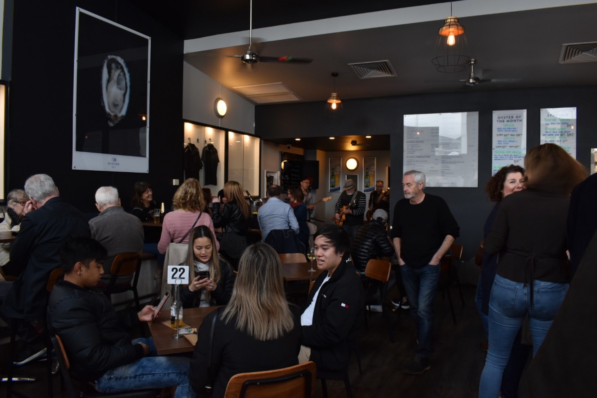 Oyster Bar Holdfast Shores