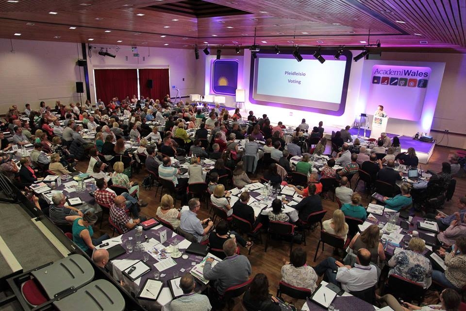 Lloyd Thomas @ Venue Wales