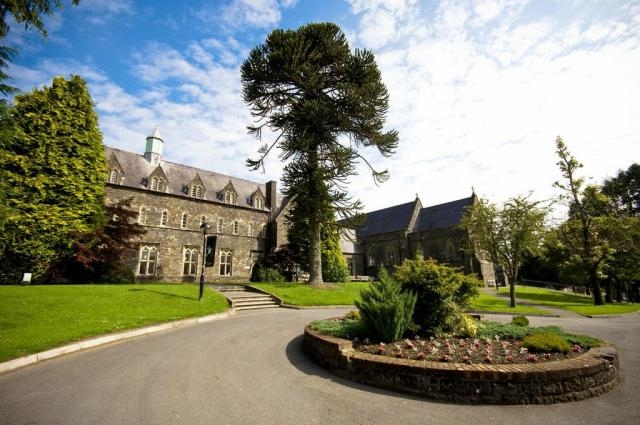 Halliwell @ Venue Wales