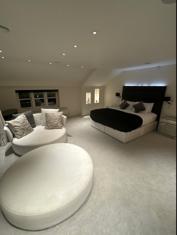 Fernside House And Barn