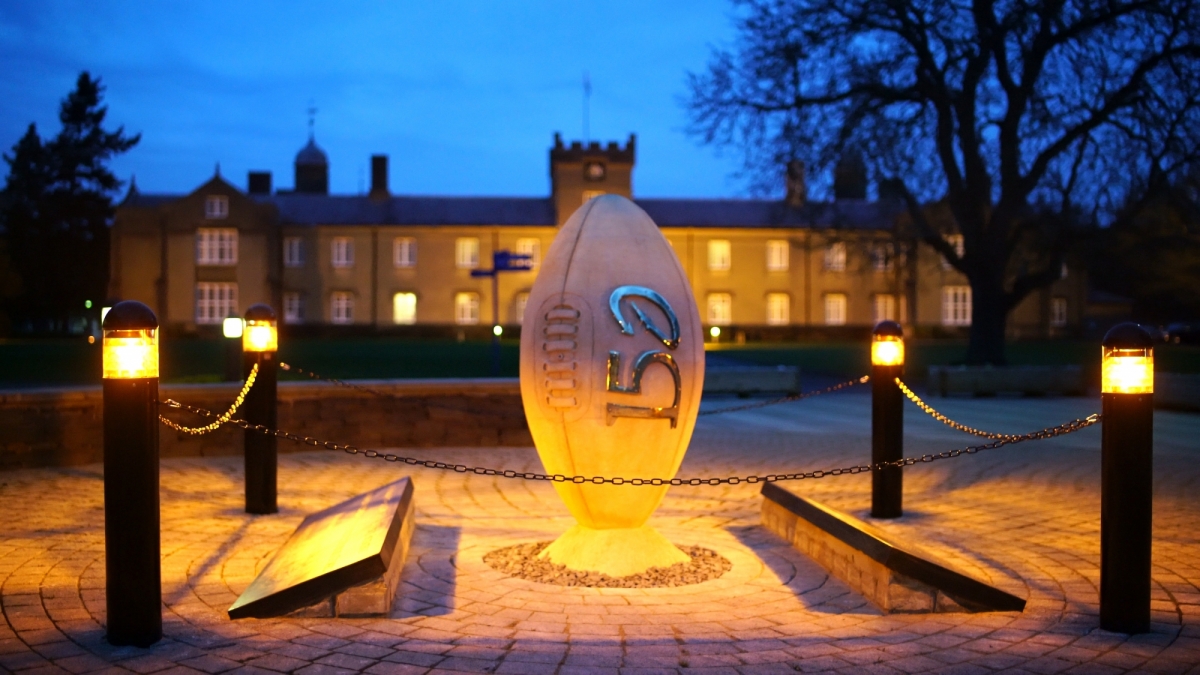 Lloyd Thomas @ Venue Wales