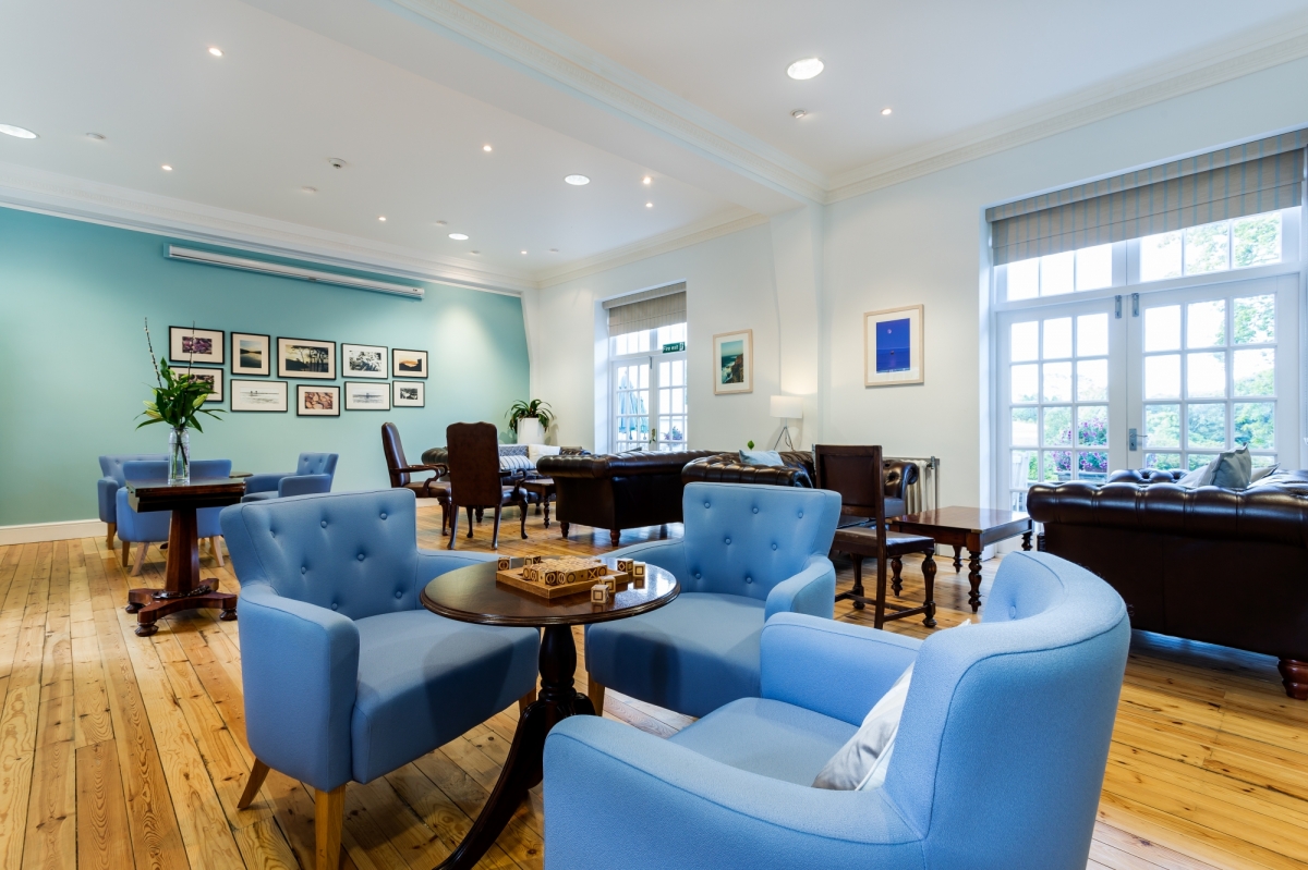 Our versatile Helford Lounge can be used for weddings or meetings