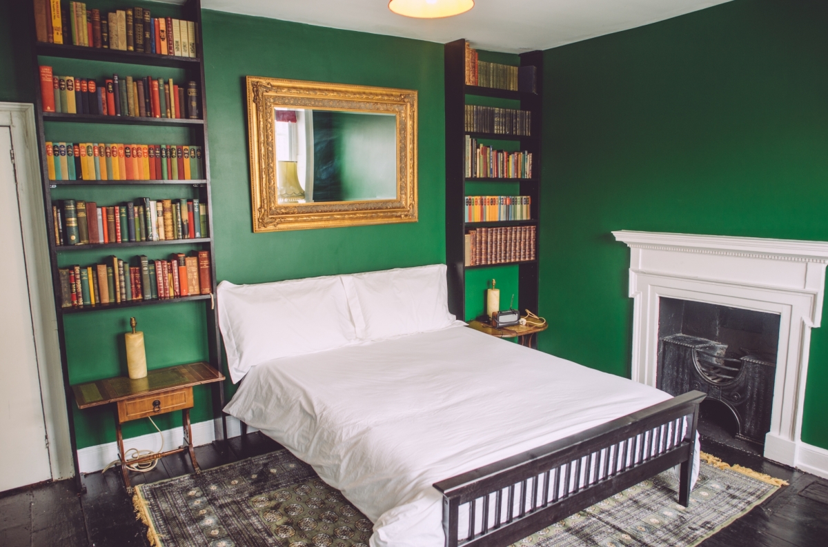 Townhouse guest house - The Reading Room bedroom