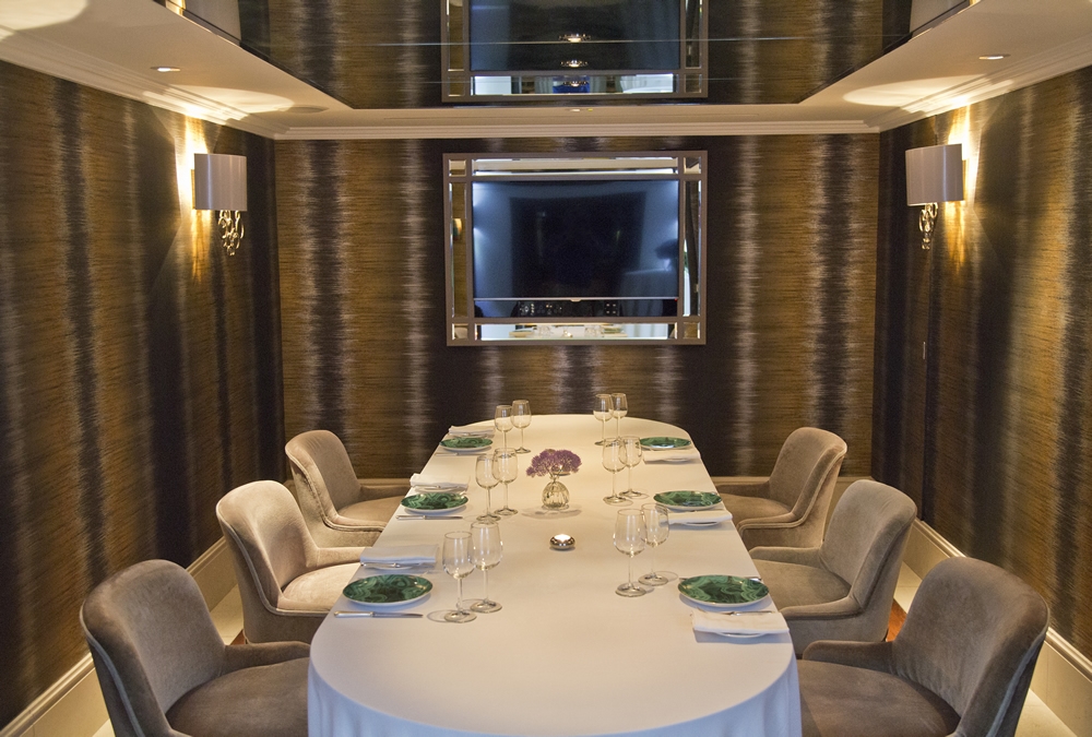 St. James's Hotel And Club 