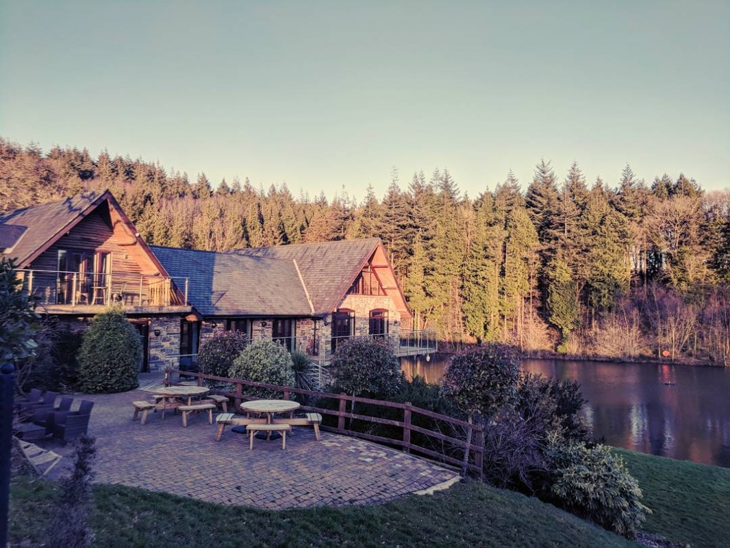 Canada Lodge And Lake 