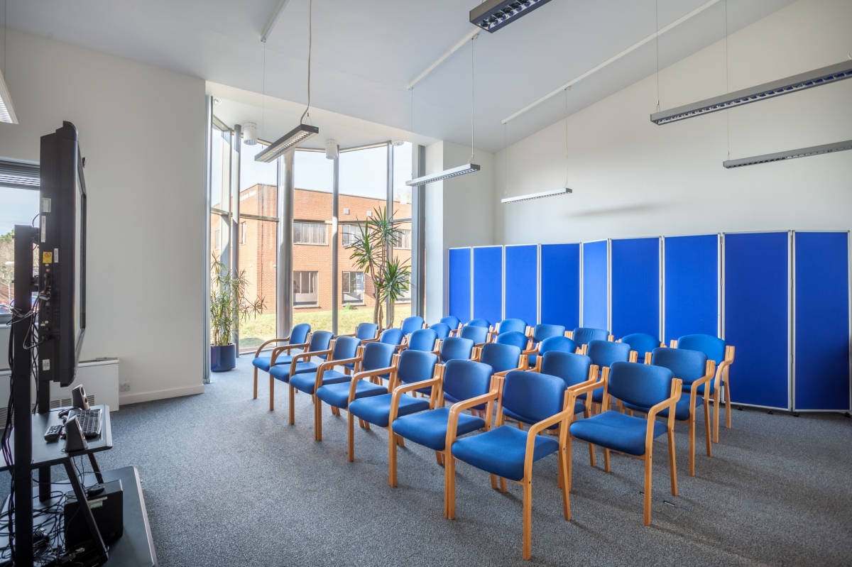 Seminar Room (2)