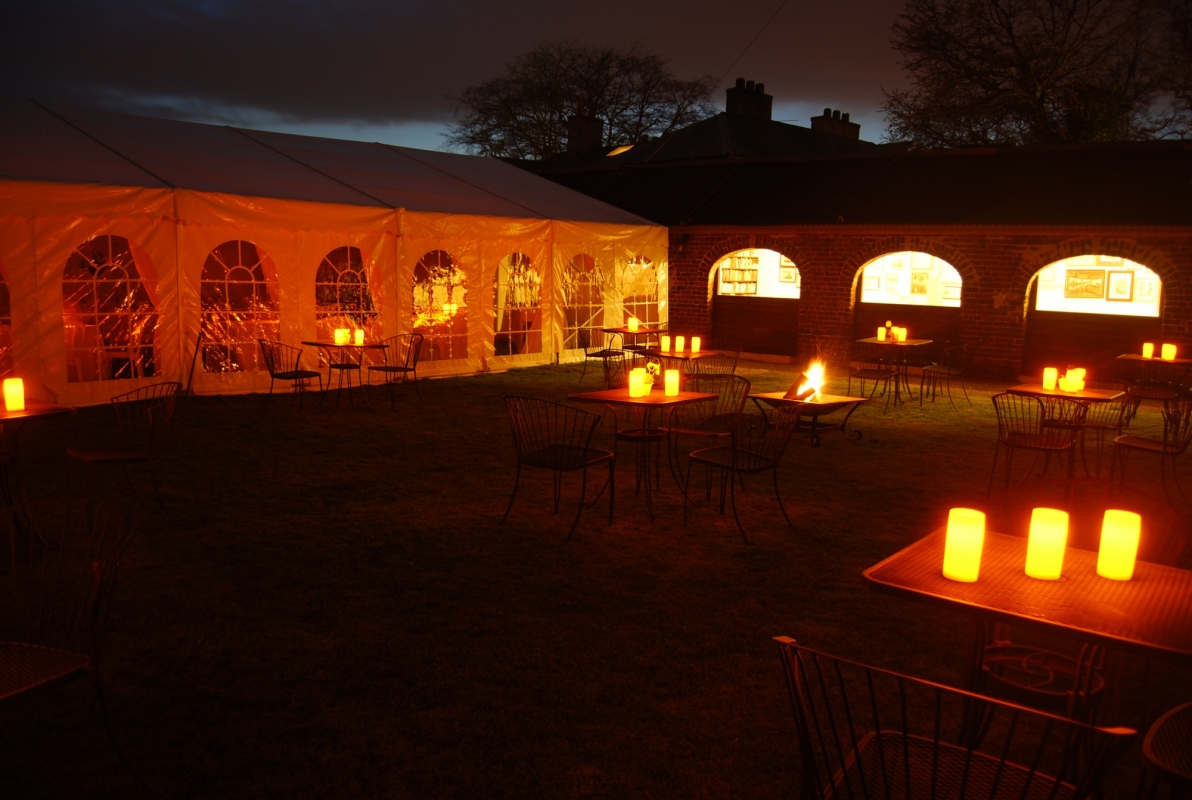 Stunning Courtyard with Fire Pit 