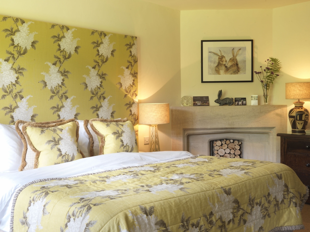 The Hare & Hounds Hotel