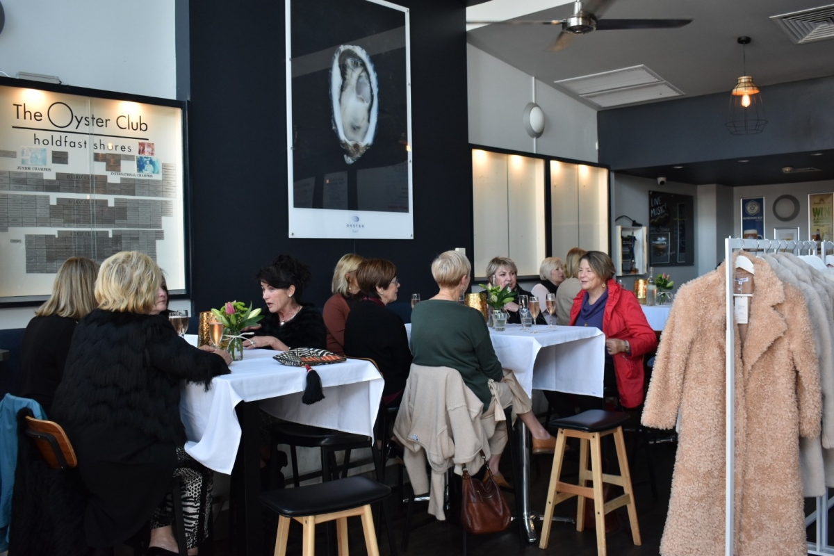 Oyster Bar Holdfast Shores