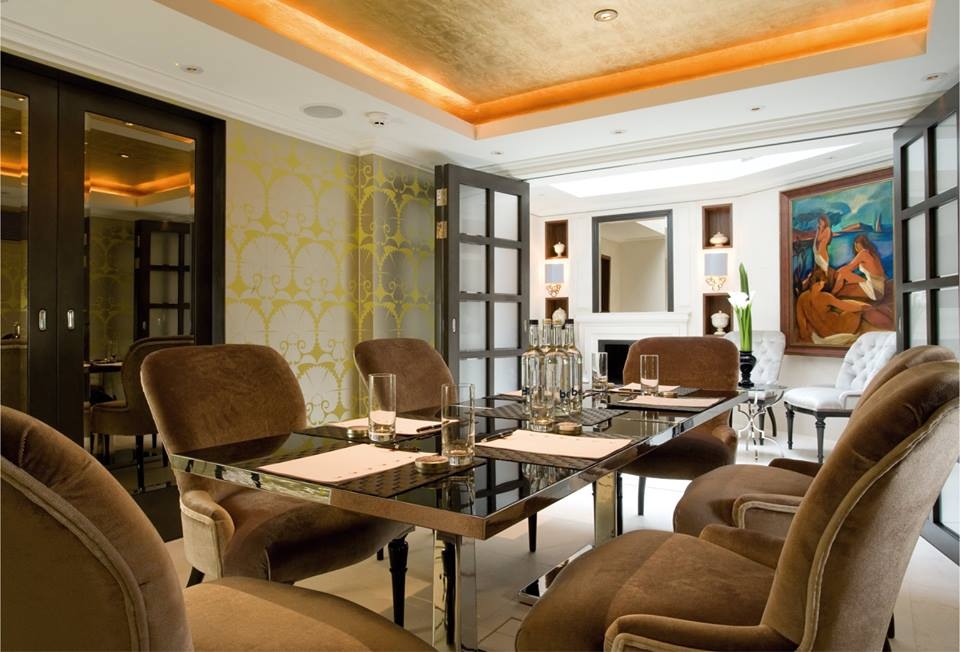 St. James's Hotel And Club 