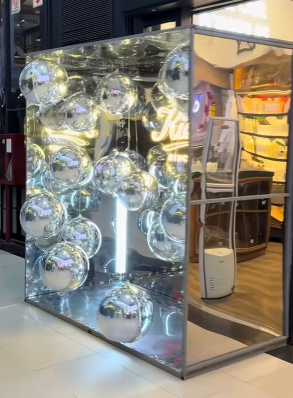 Luxury Diamond Booth 