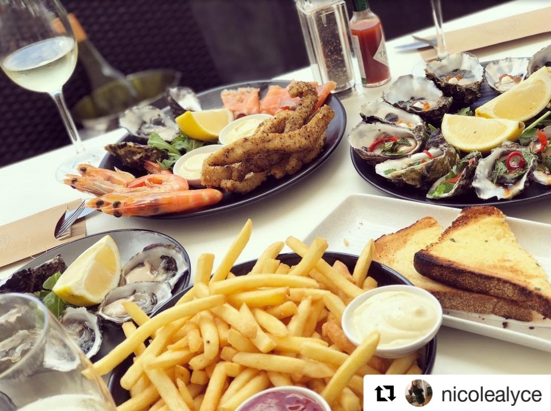 Oyster Bar Holdfast Shores