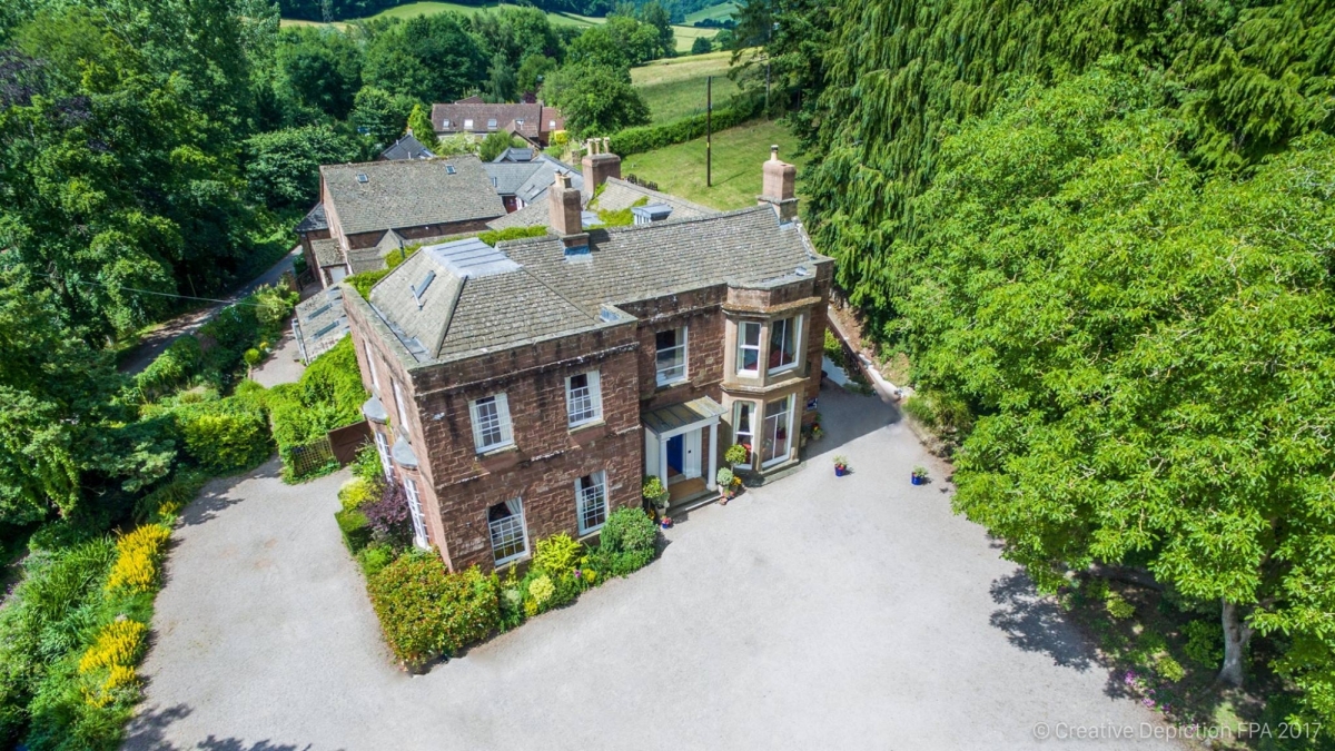 Parkfields Country House 