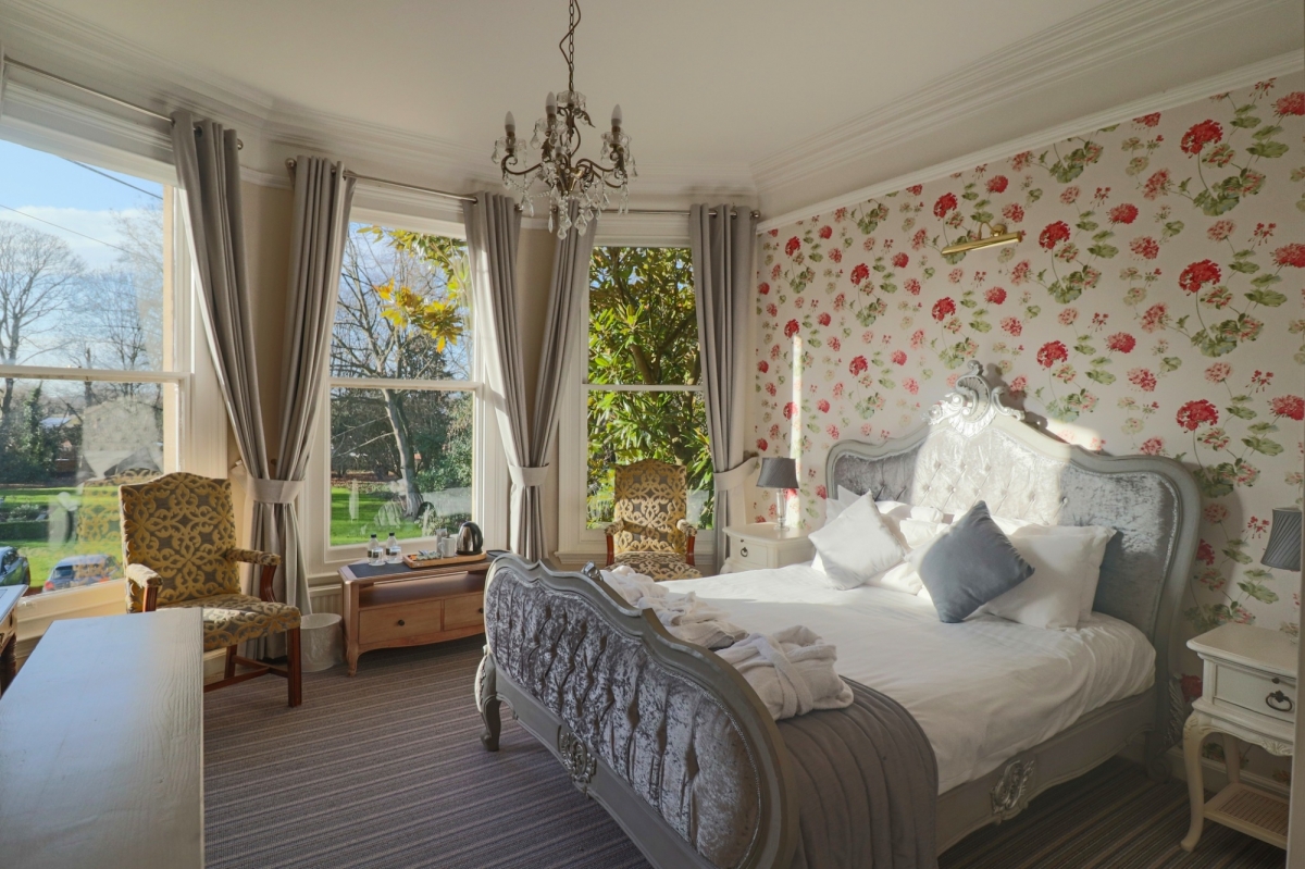 Woodland Manor Hotel