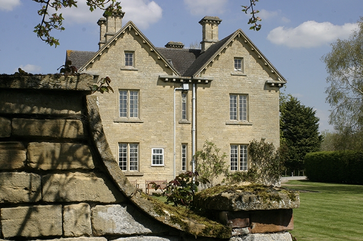 The Moretons Farmhouse (sleeps 10)