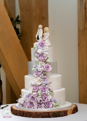 Lilac Flowers Wedding Cake