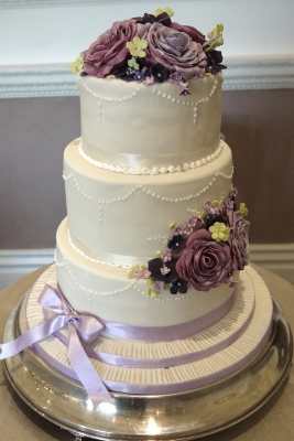 elegant 3 tier wedding cake
