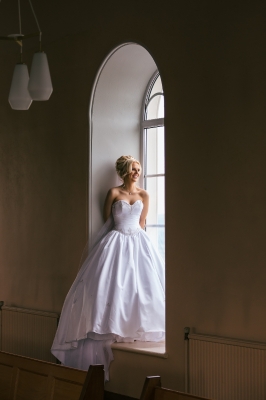 Beautiful window light + Bride