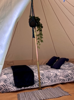 Guest bell tent for events