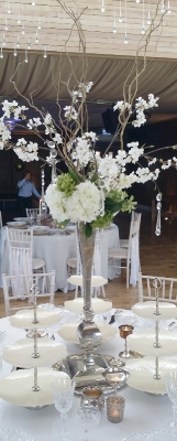 Hire WOW table centre with flowers for hire including flowers
