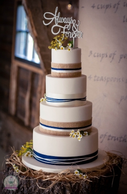 Hessian Wedding Cake