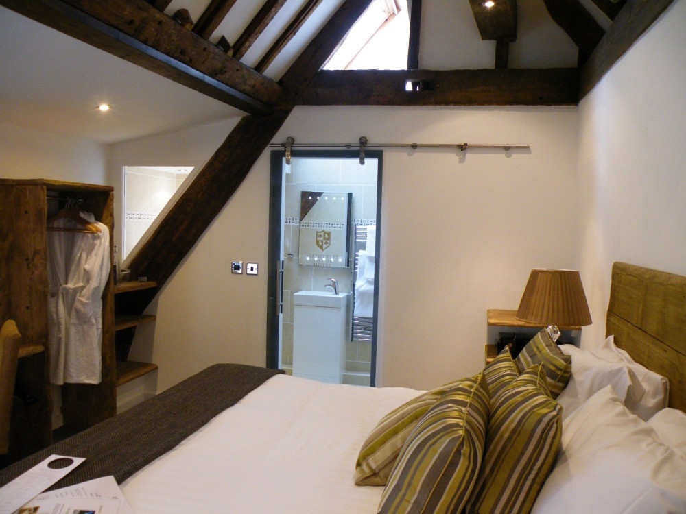 Superior Feature Bedroom (Beams)