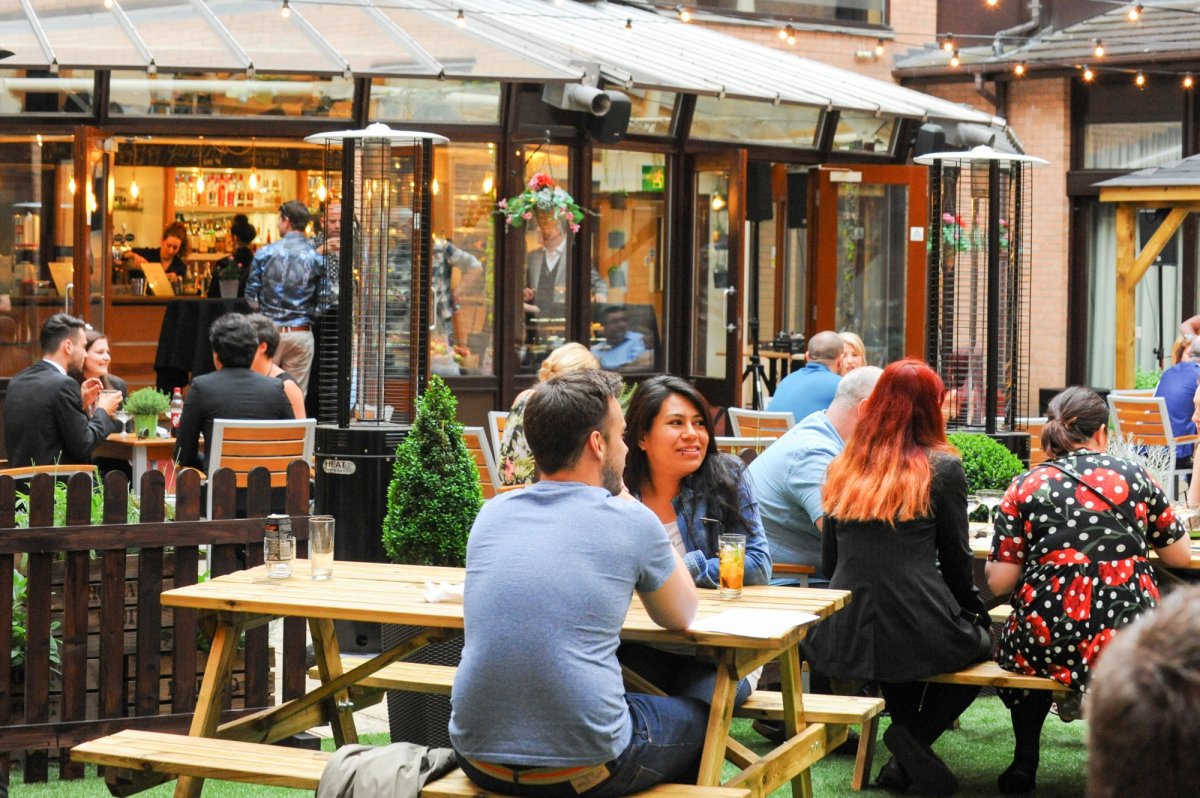 Garden Bar & Courtyard