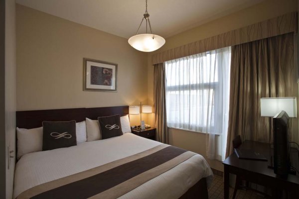 Pointe Plaza Hotel