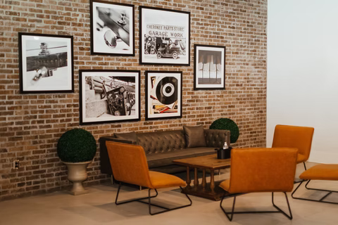 Photo from venue website (owner permission confirmed)