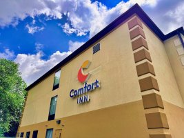 Wikimedia Commons photo for Comfort Inn